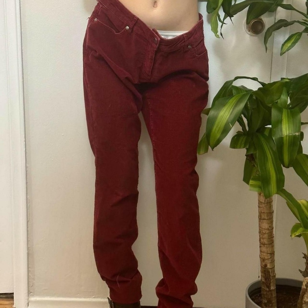 Vintage Denver Hayes Retro Burgundy Corduroy Mid Rise Slim Jeans, size 10 - Picture 5 of 6